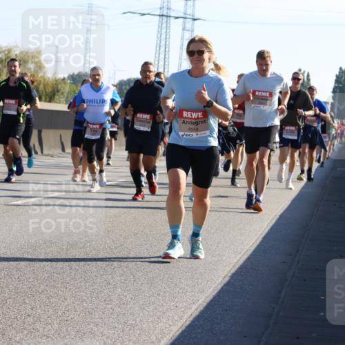 03.10.2025 - Köhlbrandbrückenlauf Strokosch-Dieckow http://msf.ph/oto/9106276 03.10.2025 12:17:24 Position 3 4244, 4544 meine-sportfotos.de