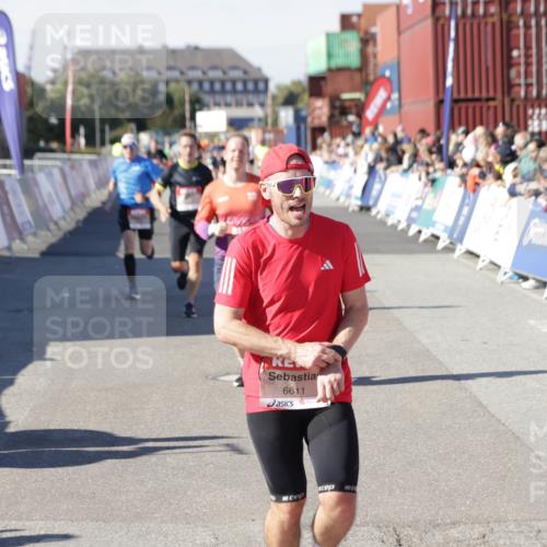03.10.2025 - Köhlbrandbrückenlauf Jannik Wohlers http://msf.ph/oto/9106278 03.10.2025 12:58:55 Ziel 4126, 4368, 5824, 5955, 6167, 6611, 6674 meine-sportfotos.de
