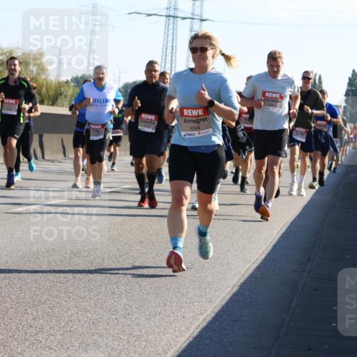 03.10.2025 - Köhlbrandbrückenlauf Strokosch-Dieckow http://msf.ph/oto/9106280 03.10.2025 12:17:24 Position 3 4352, 4343, 4544, 4244 meine-sportfotos.de
