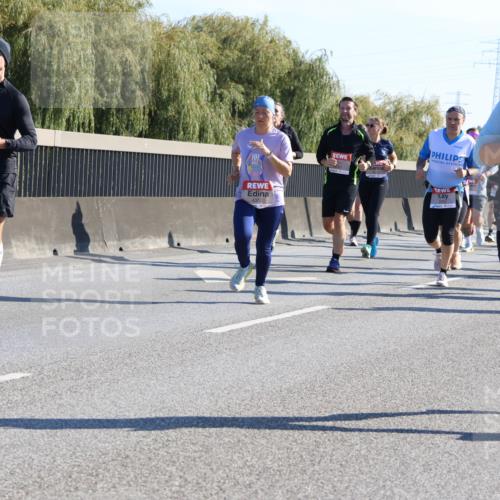 03.10.2025 - Köhlbrandbrückenlauf Strokosch-Dieckow http://msf.ph/oto/9106285 03.10.2025 12:17:25 Position 3 4410, 4377, 4352, 4544 meine-sportfotos.de