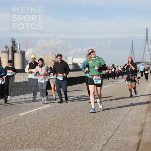 03.10.2025 - Köhlbrandbrückenlauf Lena Gebhardt http://msf.ph/oto/9106294 03.10.2025 10:13:20 Position 2 2260 meine-sportfotos.de