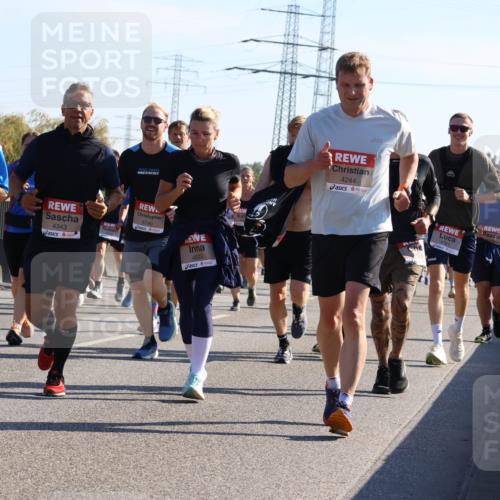 03.10.2025 - Köhlbrandbrückenlauf Strokosch-Dieckow http://msf.ph/oto/9106296 03.10.2025 12:17:26 Position 3 5352, 4343, 5740, 4244, 4822 meine-sportfotos.de