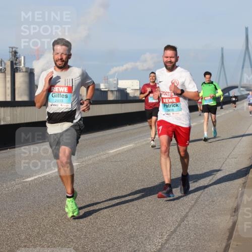 03.10.2025 - Köhlbrandbrückenlauf Lena Gebhardt http://msf.ph/oto/9106300 03.10.2025 09:39:19 Position 2 2933, 3618 meine-sportfotos.de