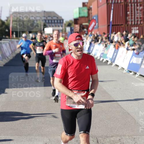 03.10.2025 - Köhlbrandbrückenlauf Jannik Wohlers http://msf.ph/oto/9106302 03.10.2025 12:58:55 Ziel 4126, 4368, 5824, 5955, 6167, 6611, 6674 meine-sportfotos.de