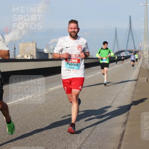 03.10.2025 - Köhlbrandbrückenlauf Lena Gebhardt http://msf.ph/oto/9106312 03.10.2025 09:39:19 Position 2 2933, 3618 meine-sportfotos.de