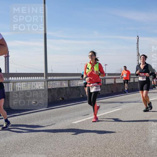 03.10.2025 - Köhlbrandbrückenlauf Michael Burmester http://msf.ph/oto/9106337 03.10.2025 12:49:53 Position 2 5 meine-sportfotos.de