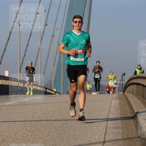 03.10.2025 - Köhlbrandbrückenlauf Strokosch-Dieckow http://msf.ph/oto/9106356 03.10.2025 09:35:06 Position 2 1268 meine-sportfotos.de
