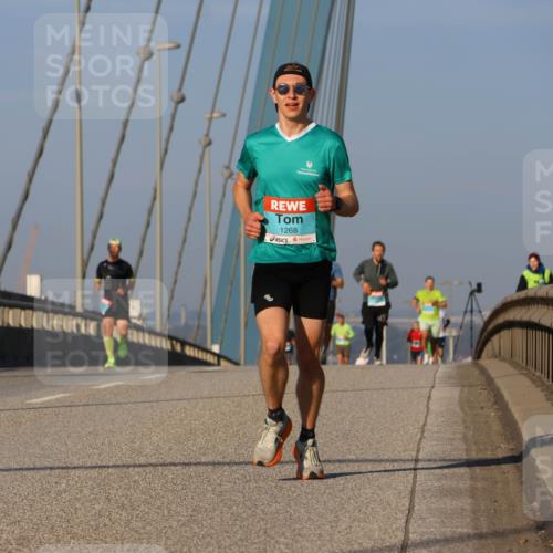 03.10.2025 - Köhlbrandbrückenlauf Strokosch-Dieckow http://msf.ph/oto/9106373 03.10.2025 09:35:06 Position 2 1268 meine-sportfotos.de