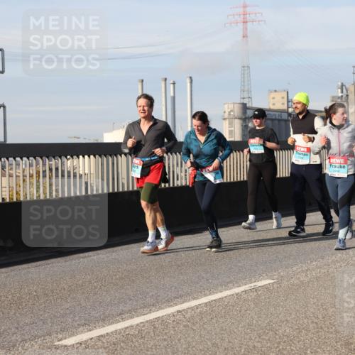 03.10.2025 - Köhlbrandbrückenlauf Lena Gebhardt http://msf.ph/oto/9106374 03.10.2025 10:13:22 Position 2 1729, 3442, 3437, 2 meine-sportfotos.de