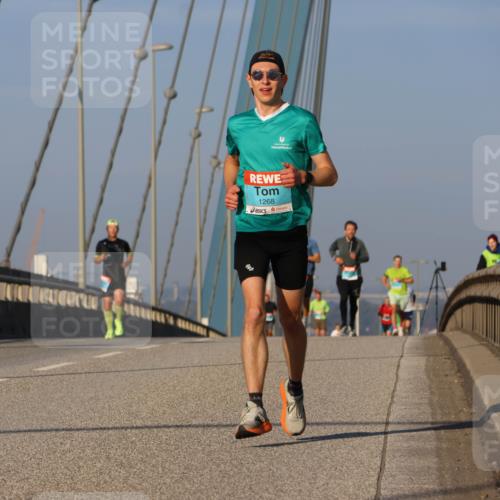 03.10.2025 - Köhlbrandbrückenlauf Strokosch-Dieckow http://msf.ph/oto/9106379 03.10.2025 09:35:06 Position 2 1268 meine-sportfotos.de
