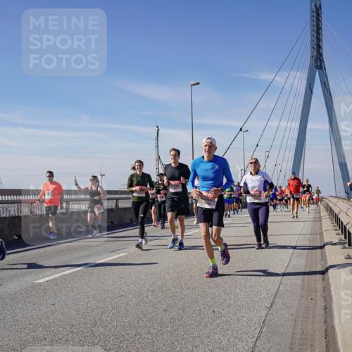 03.10.2025 - Köhlbrandbrückenlauf Michael Burmester http://msf.ph/oto/9106395 03.10.2025 12:49:57 Position 2  meine-sportfotos.de