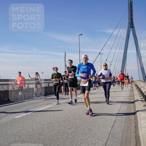 03.10.2025 - Köhlbrandbrückenlauf Michael Burmester http://msf.ph/oto/9106405 03.10.2025 12:49:57 Position 2  meine-sportfotos.de