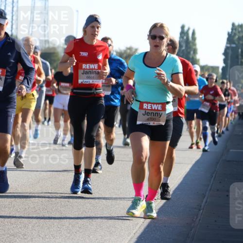 03.10.2025 - Köhlbrandbrückenlauf Strokosch-Dieckow http://msf.ph/oto/9106412 03.10.2025 12:17:38 Position 3 6388, 15, 6661, 4700 meine-sportfotos.de