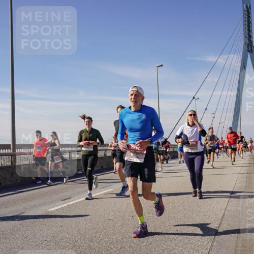 03.10.2025 - Köhlbrandbrückenlauf Michael Burmester http://msf.ph/oto/9106421 03.10.2025 12:49:58 Position 2 492 meine-sportfotos.de