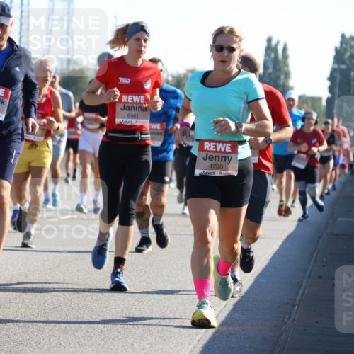 03.10.2025 - Köhlbrandbrückenlauf Strokosch-Dieckow http://msf.ph/oto/9106424 03.10.2025 12:17:39 Position 3 6388, 6661, 4700 meine-sportfotos.de