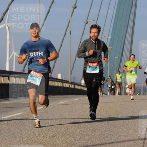 03.10.2025 - Köhlbrandbrückenlauf Strokosch-Dieckow http://msf.ph/oto/9106429 03.10.2025 09:35:19 Position 2 2024, 00, 2831, 1184 meine-sportfotos.de