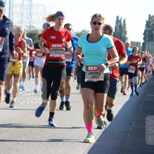 03.10.2025 - Köhlbrandbrückenlauf Strokosch-Dieckow http://msf.ph/oto/9106431 03.10.2025 12:17:39 Position 3 6388, 6661, 4501, 4700 meine-sportfotos.de