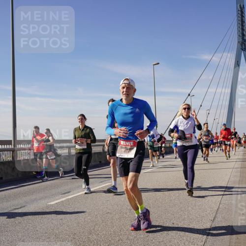 03.10.2025 - Köhlbrandbrückenlauf Michael Burmester http://msf.ph/oto/9106434 03.10.2025 12:49:58 Position 2 4928 meine-sportfotos.de