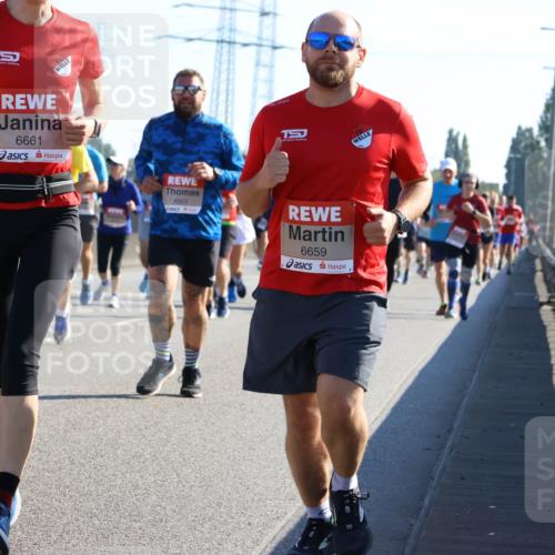 03.10.2025 - Köhlbrandbrückenlauf Strokosch-Dieckow http://msf.ph/oto/9106448 03.10.2025 12:17:43 Position 3 6661, 4501, 6659 meine-sportfotos.de