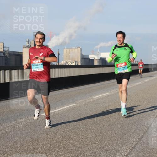 03.10.2025 - Köhlbrandbrückenlauf Lena Gebhardt http://msf.ph/oto/9106450 03.10.2025 09:39:21 Position 2 2792, 2705 meine-sportfotos.de