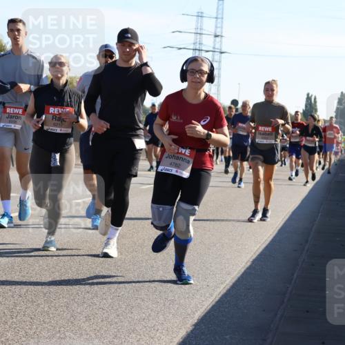 03.10.2025 - Köhlbrandbrückenlauf Strokosch-Dieckow http://msf.ph/oto/9106491 03.10.2025 12:17:50 Position 3 6338, 6217, 4782 meine-sportfotos.de