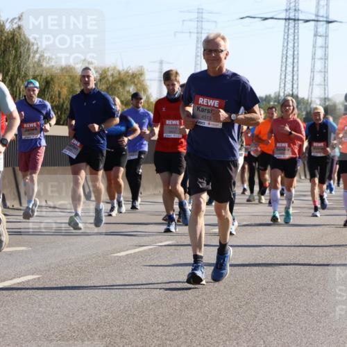 03.10.2025 - Köhlbrandbrückenlauf Strokosch-Dieckow http://msf.ph/oto/9106524 03.10.2025 12:17:54 Position 3 5845, 4513, 6800, 4908 meine-sportfotos.de