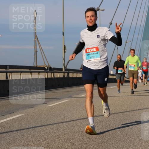 03.10.2025 - Köhlbrandbrückenlauf Strokosch-Dieckow http://msf.ph/oto/9106539 03.10.2025 09:35:34 Position 2 3702 meine-sportfotos.de