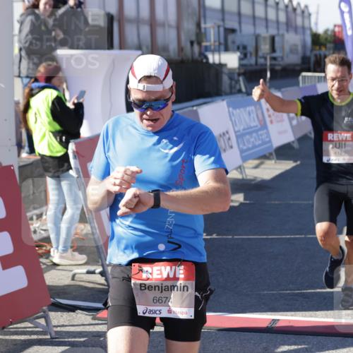 03.10.2025 - Köhlbrandbrückenlauf Jannik Wohlers http://msf.ph/oto/9106540 03.10.2025 12:58:58 Ziel 4126, 4368, 5955, 6611, 6674 meine-sportfotos.de