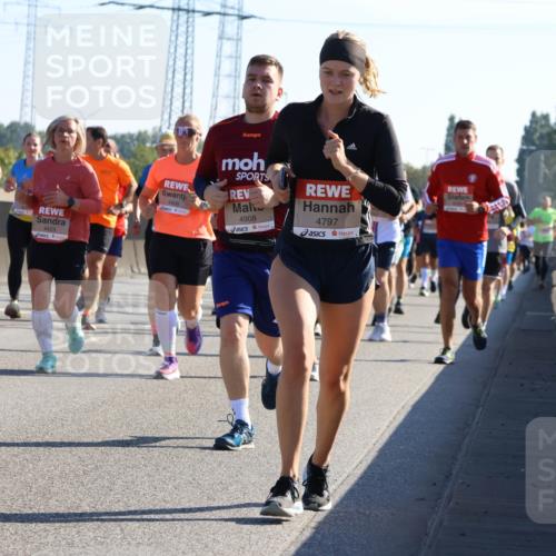 03.10.2025 - Köhlbrandbrückenlauf Strokosch-Dieckow http://msf.ph/oto/9106541 03.10.2025 12:17:56 Position 3 4423, 4406, 4908, 4797 meine-sportfotos.de