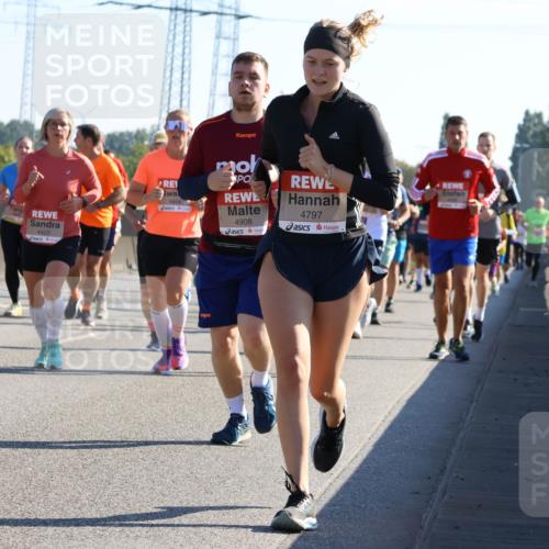 03.10.2025 - Köhlbrandbrückenlauf Strokosch-Dieckow http://msf.ph/oto/9106552 03.10.2025 12:17:56 Position 3 4423, 4408, 4908, 4797 meine-sportfotos.de