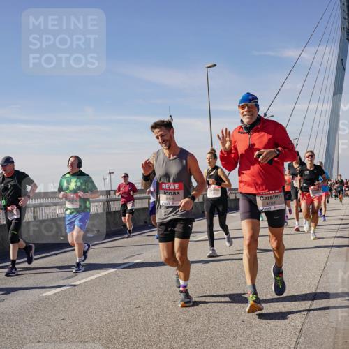 03.10.2025 - Köhlbrandbrückenlauf Michael Burmester http://msf.ph/oto/9106555 03.10.2025 12:50:03 Position 2 6129, 4704 meine-sportfotos.de