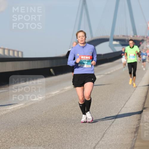 03.10.2025 - Köhlbrandbrückenlauf Lena Gebhardt http://msf.ph/oto/9106556 03.10.2025 09:39:25 Position 2 3704 meine-sportfotos.de