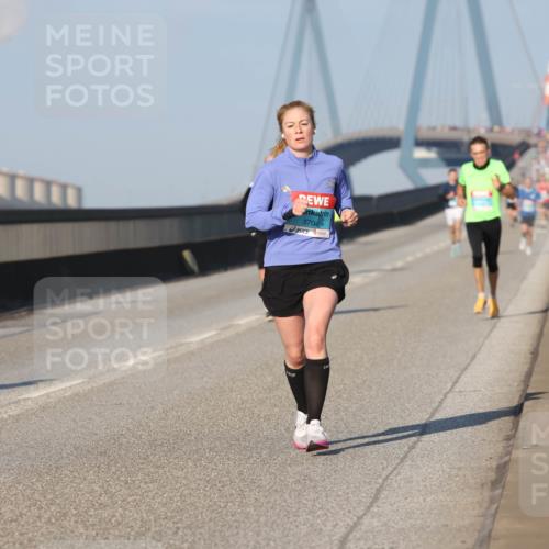 03.10.2025 - Köhlbrandbrückenlauf Lena Gebhardt http://msf.ph/oto/9106567 03.10.2025 09:39:25 Position 2 3704 meine-sportfotos.de