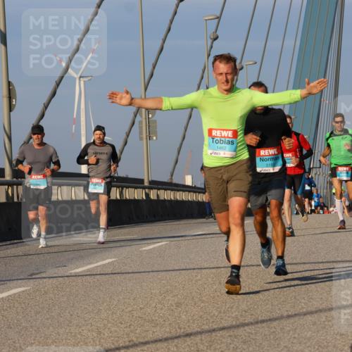 03.10.2025 - Köhlbrandbrückenlauf Strokosch-Dieckow http://msf.ph/oto/9106569 03.10.2025 09:35:36 Position 2 1462, 3193 meine-sportfotos.de