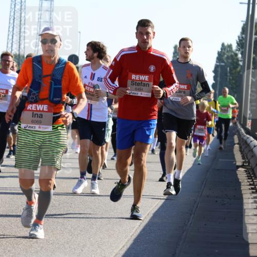 03.10.2025 - Köhlbrandbrückenlauf Strokosch-Dieckow http://msf.ph/oto/9106570 03.10.2025 12:17:59 Position 3 4836, 6069, 6454, 5096 meine-sportfotos.de