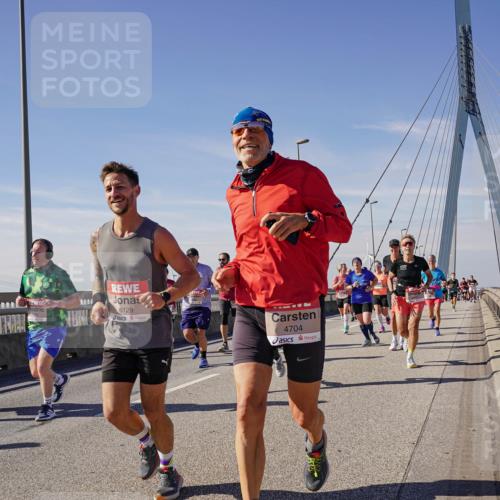 03.10.2025 - Köhlbrandbrückenlauf Michael Burmester http://msf.ph/oto/9106591 03.10.2025 12:50:03 Position 2 6129, 4704 meine-sportfotos.de