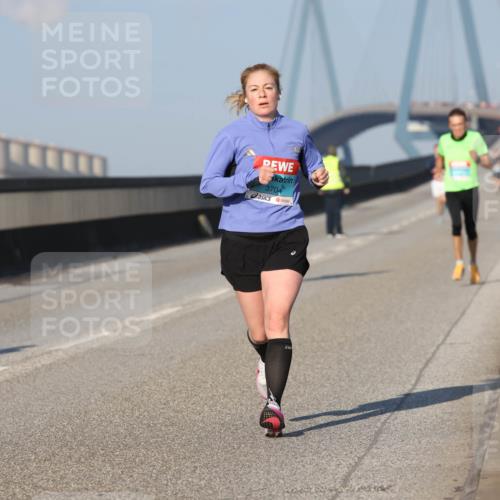 03.10.2025 - Köhlbrandbrückenlauf Lena Gebhardt http://msf.ph/oto/9106599 03.10.2025 09:39:26 Position 2 3704 meine-sportfotos.de