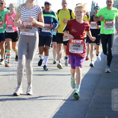 03.10.2025 - Köhlbrandbrückenlauf Strokosch-Dieckow http://msf.ph/oto/9106628 03.10.2025 12:18:08 Position 3 6001, 4679, 4612, 6057, 6056, 4454 meine-sportfotos.de