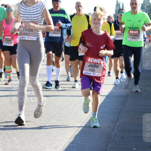03.10.2025 - Köhlbrandbrückenlauf Strokosch-Dieckow http://msf.ph/oto/9106638 03.10.2025 12:18:08 Position 3 6001, 6057, 4679, 4612, 6, 6056, 4454 meine-sportfotos.de