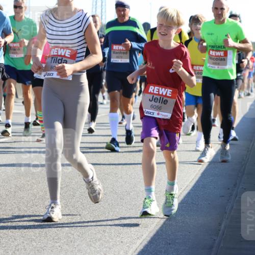 03.10.2025 - Köhlbrandbrückenlauf Strokosch-Dieckow http://msf.ph/oto/9106643 03.10.2025 12:18:09 Position 3 4, 7, 6001, 60, 4679, 6056, 4454 meine-sportfotos.de