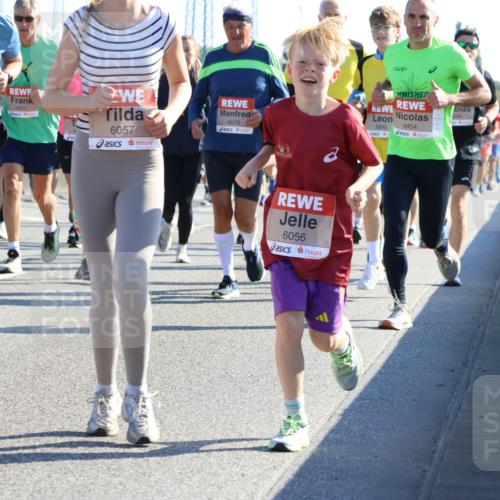 03.10.2025 - Köhlbrandbrückenlauf Strokosch-Dieckow http://msf.ph/oto/9106654 03.10.2025 12:18:09 Position 3 6001, 5800, 4454, 6057, 4679, 6056 meine-sportfotos.de