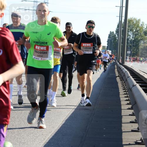 03.10.2025 - Köhlbrandbrückenlauf Strokosch-Dieckow http://msf.ph/oto/9106658 03.10.2025 12:18:11 Position 3 4612, 4454, 5800, 6353, 6056, 5245 meine-sportfotos.de