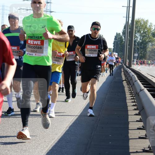 03.10.2025 - Köhlbrandbrückenlauf Strokosch-Dieckow http://msf.ph/oto/9106675 03.10.2025 12:18:11 Position 3 6056, 79, 4454, 5245, 6353, 5800 meine-sportfotos.de