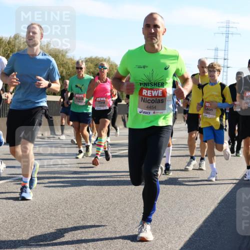 03.10.2025 - Köhlbrandbrückenlauf Strokosch-Dieckow http://msf.ph/oto/9106679 03.10.2025 12:18:12 Position 3 4776, 4454, 5800, 5245 meine-sportfotos.de