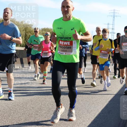 03.10.2025 - Köhlbrandbrückenlauf Strokosch-Dieckow http://msf.ph/oto/9106689 03.10.2025 12:18:12 Position 3 2013, 4776, 4612, 4454, 5800, 5245 meine-sportfotos.de