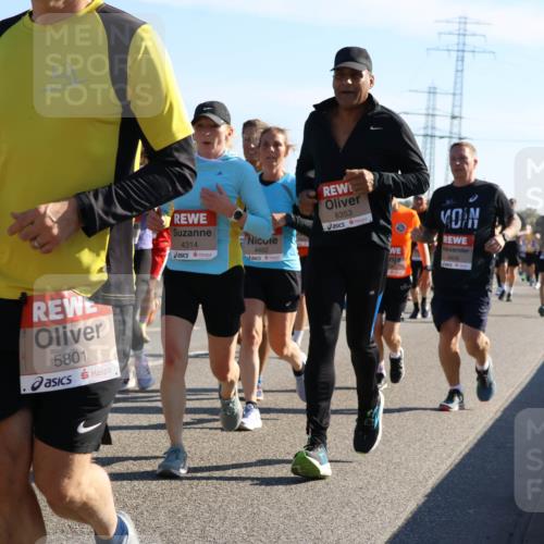 03.10.2025 - Köhlbrandbrückenlauf Strokosch-Dieckow http://msf.ph/oto/9106695 03.10.2025 12:18:15 Position 3 5801, 6353, 4314, 4402, 4406 meine-sportfotos.de