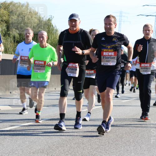 03.10.2025 - Köhlbrandbrückenlauf Strokosch-Dieckow http://msf.ph/oto/9106747 03.10.2025 12:18:19 Position 3 5414, 6083, 6467, 4330, 60, 4431, 6121, 5640 meine-sportfotos.de