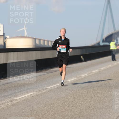 03.10.2025 - Köhlbrandbrückenlauf Lena Gebhardt http://msf.ph/oto/9106752 03.10.2025 09:39:30 Position 2 1029, 3262 meine-sportfotos.de