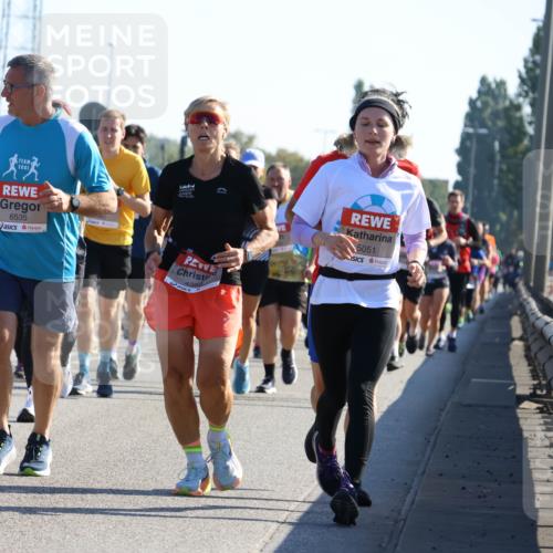 03.10.2025 - Köhlbrandbrückenlauf Strokosch-Dieckow http://msf.ph/oto/9106753 03.10.2025 12:18:22 Position 3 1, 6535, 435, 5051 meine-sportfotos.de