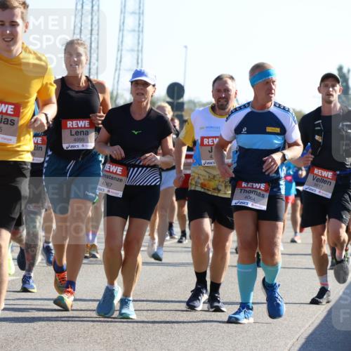 03.10.2025 - Köhlbrandbrückenlauf Strokosch-Dieckow http://msf.ph/oto/9106768 03.10.2025 12:18:27 Position 3 4670, 4565, 4999, 4067, 42, 4064, 5617 meine-sportfotos.de